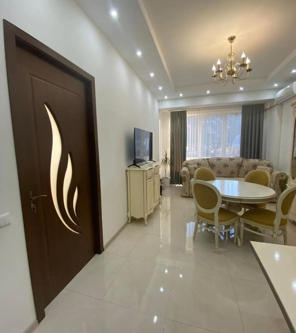 טביליסי Eto'S Appartement